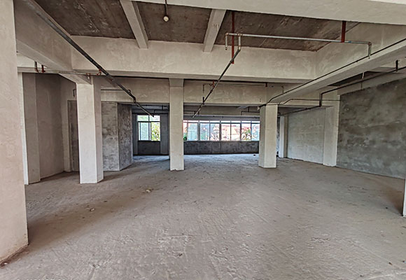 江陽(yáng)區(qū)況場(chǎng)鎮(zhèn)（佳鴻首創(chuàng)銘都）營(yíng)業(yè)房和車位整體拍賣